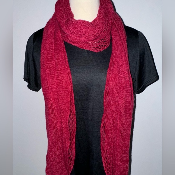 Charlotte Russe Ladies Scarf NWOT soft, knitted deep pink color - Picture 2 of 3